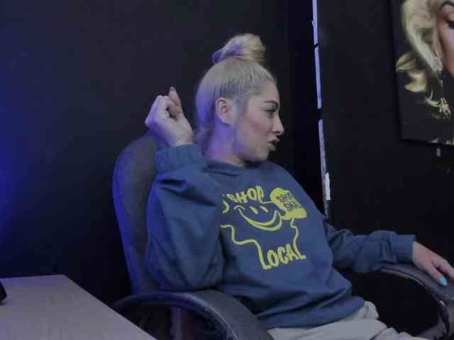 viktoria-davis webcam