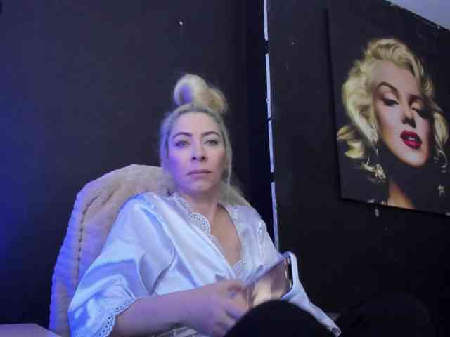 viktoria-davis webcam