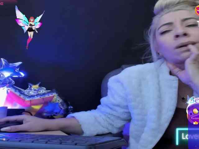 viktoria-davis viktoria-davis