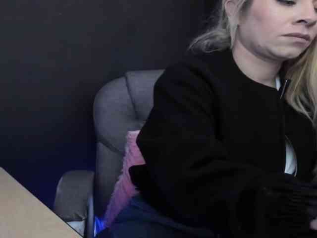 viktoria-davis webcam
