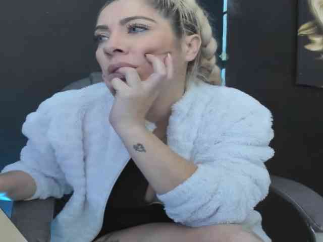 viktoria-davis webcam