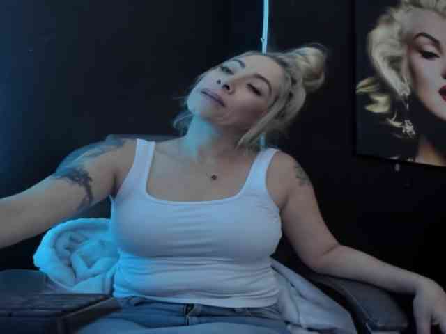 viktoria-davis webcam