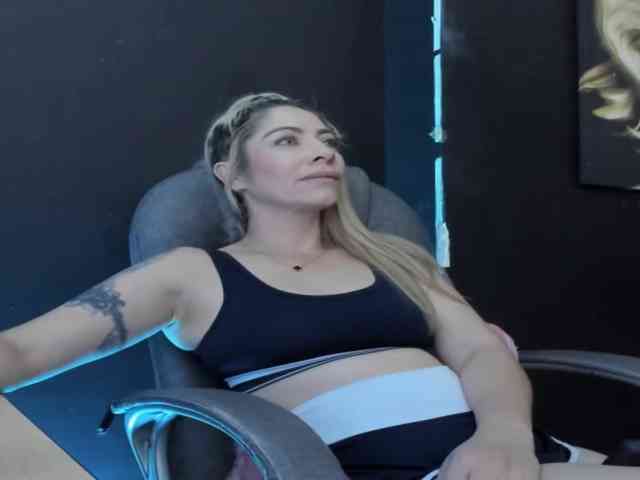 viktoria-davis webcam