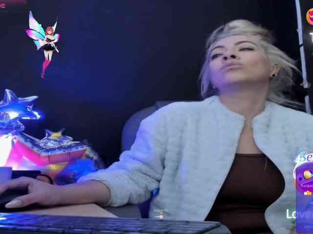 viktoria-davis viktoria-davis