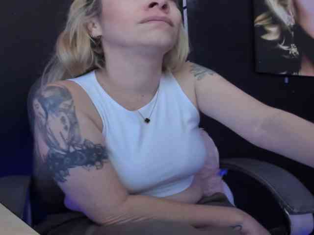 viktoria-davis webcam