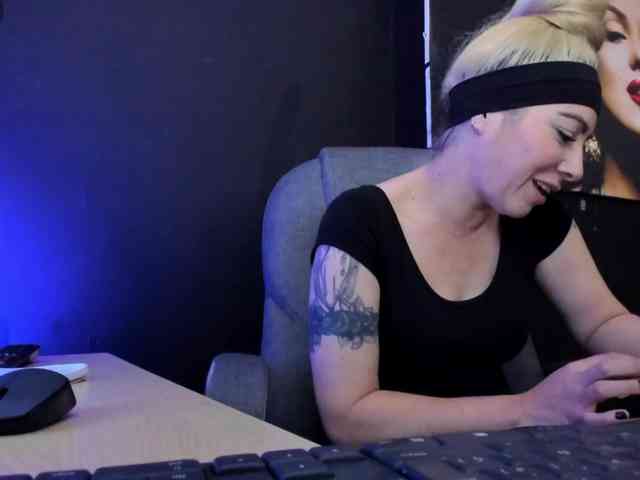 viktoria-davis webcam