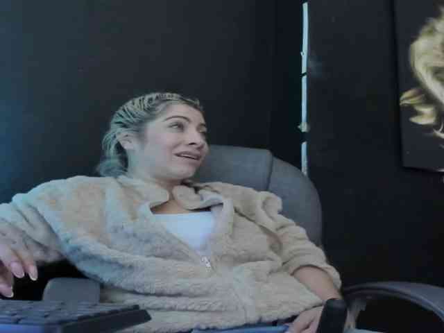 viktoria-davis viktoria-davis