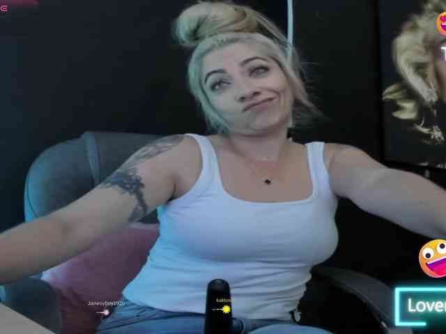 viktoria-davis viktoria-davis