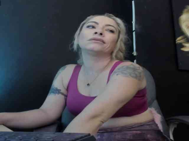 viktoria-davis webcam