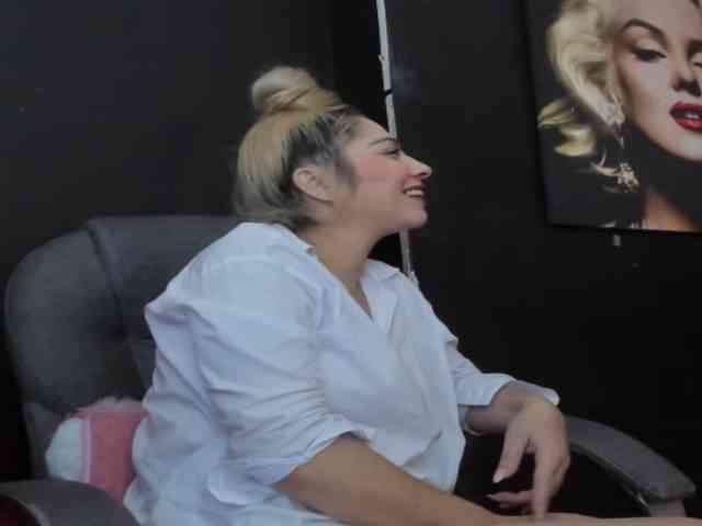 viktoria-davis webcam