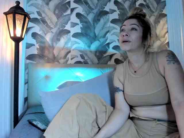 viktoria-davis webcam