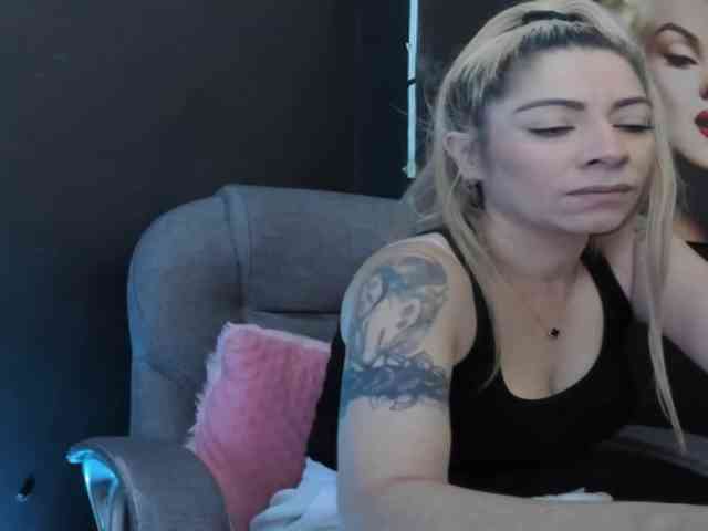 viktoria-davis viktoria-davis