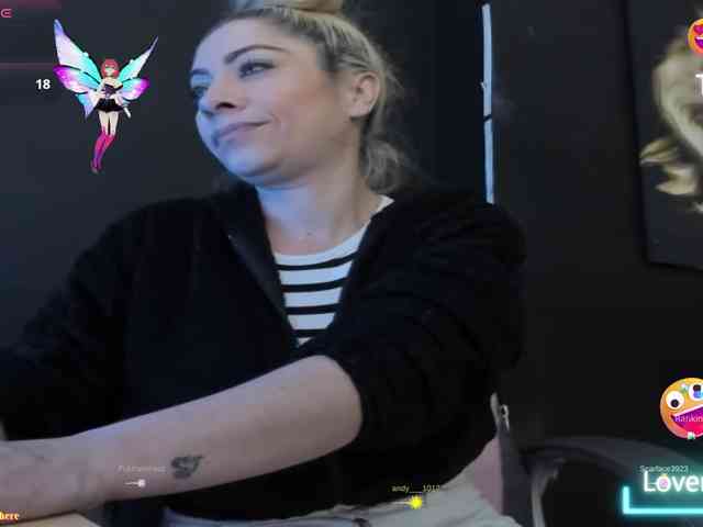 viktoria-davis viktoria-davis