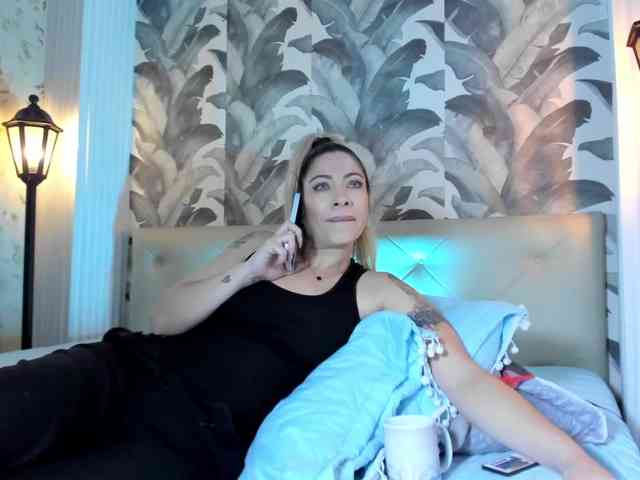 viktoria-davis Live Webcam on BongaCams