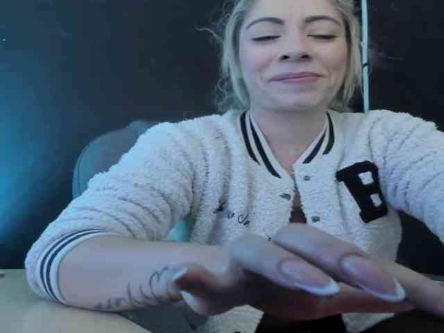 viktoria-davis webcam