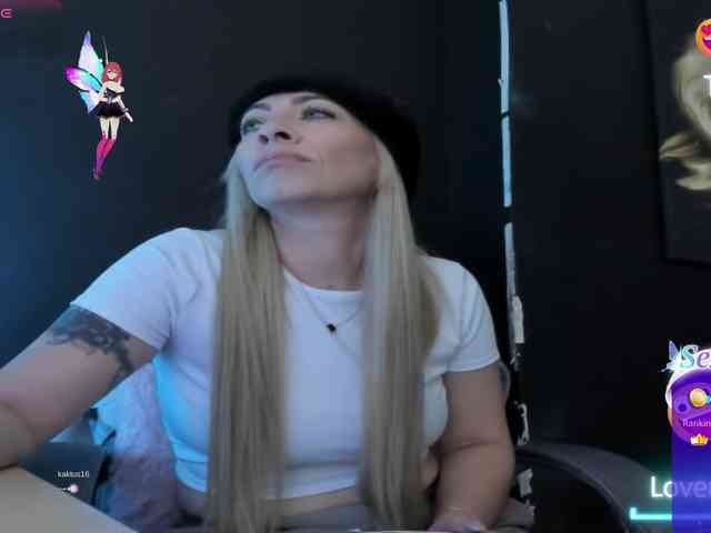 viktoria-davis viktoria-davis