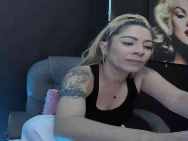 viktoria-davis webcam