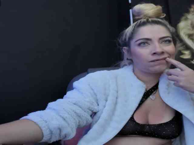 viktoria-davis webcam