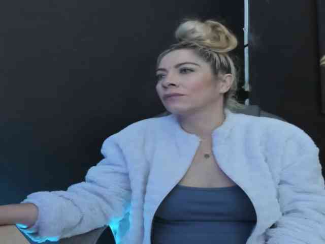 viktoria-davis webcam