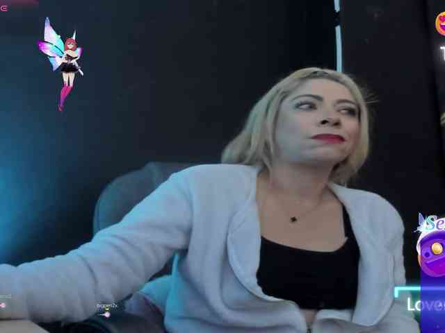 viktoria-davis viktoria-davis