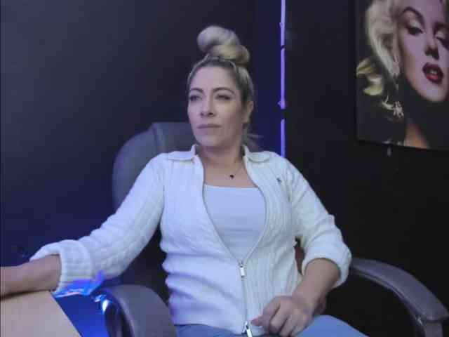 viktoria-davis webcam