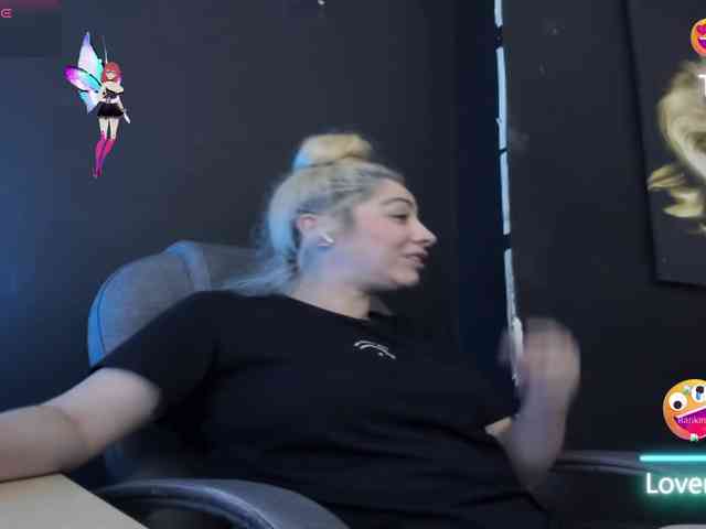 viktoria-davis viktoria-davis