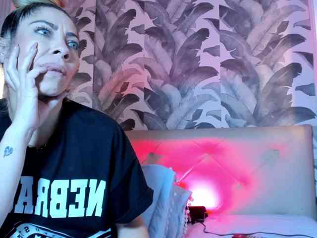 viktoria-davis webcam