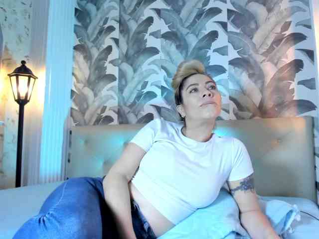 viktoria-davis webcam