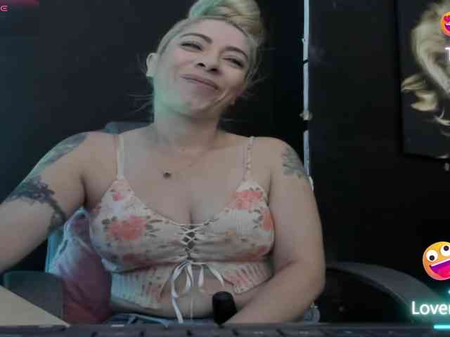 viktoria-davis viktoria-davis