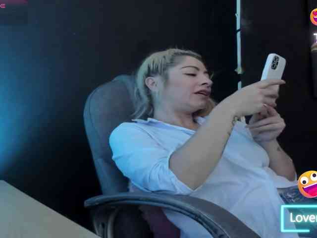 viktoria-davis webcam