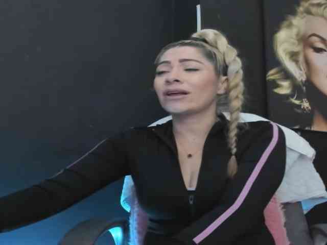 viktoria-davis webcam