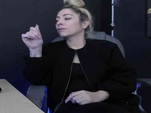 viktoria-davis webcam