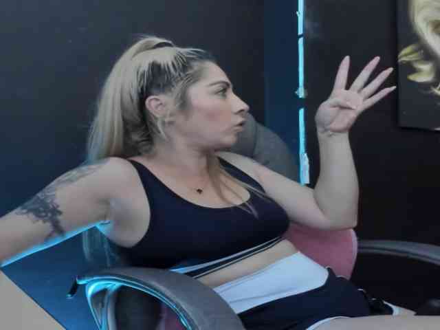 viktoria-davis webcam