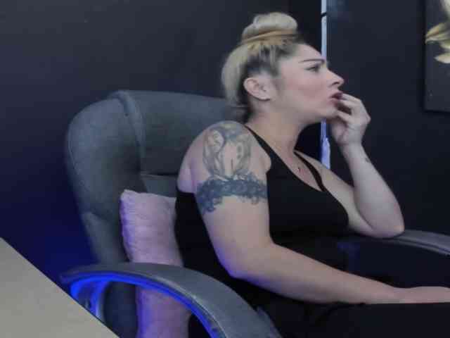 viktoria-davis webcam