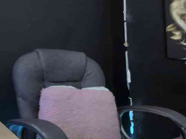 viktoria-davis viktoria-davis