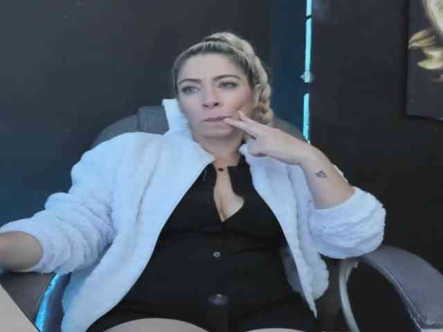 viktoria-davis webcam