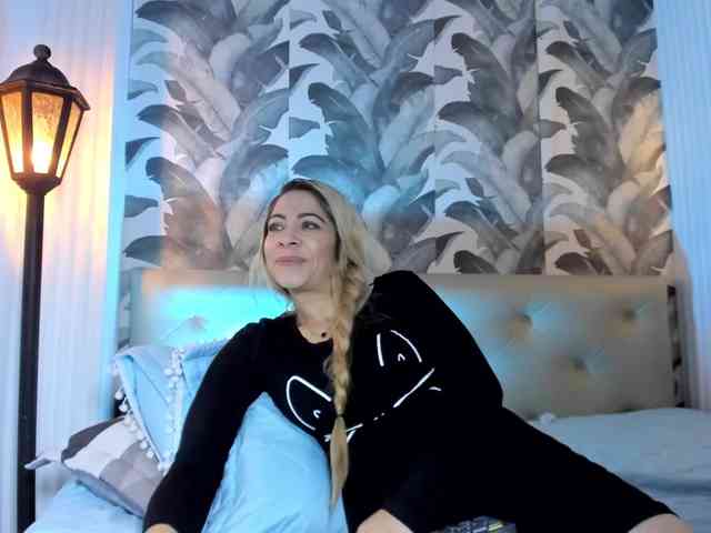viktoria-davis webcam
