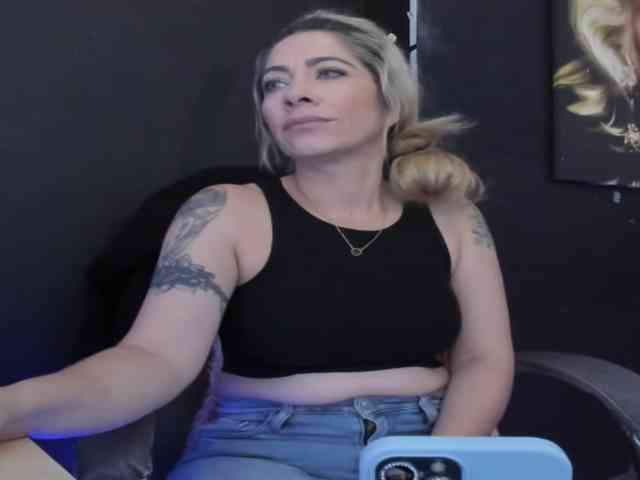 viktoria-davis webcam