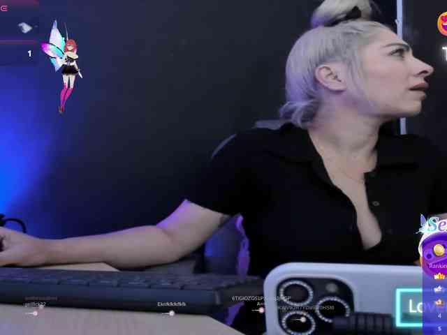 viktoria-davis viktoria-davis