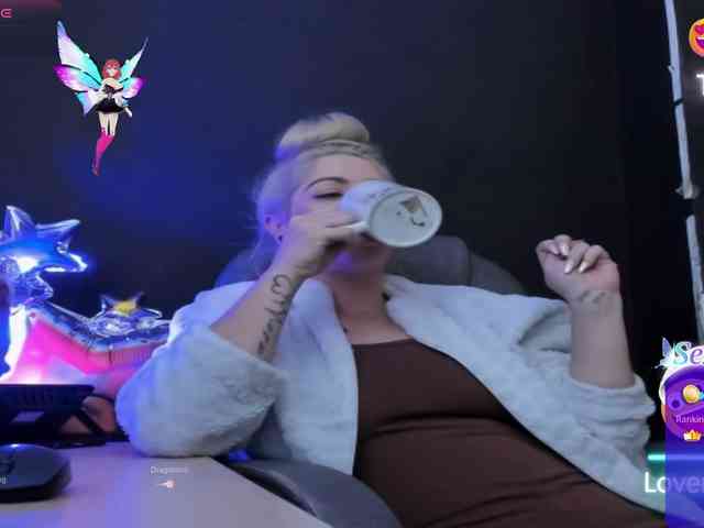 viktoria-davis viktoria-davis