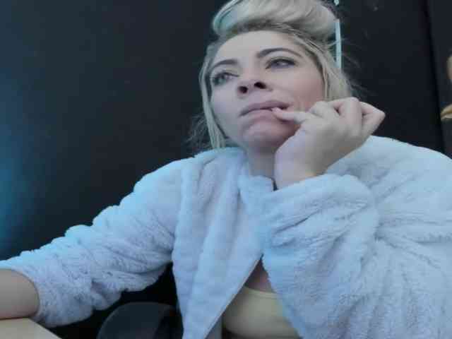 viktoria-davis webcam