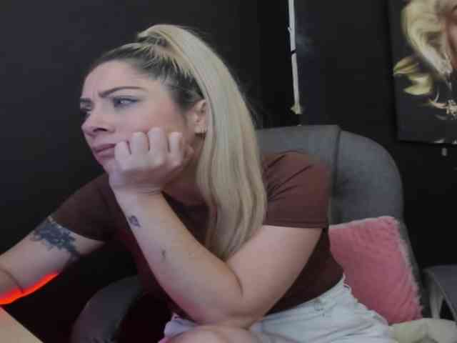 viktoria-davis webcam