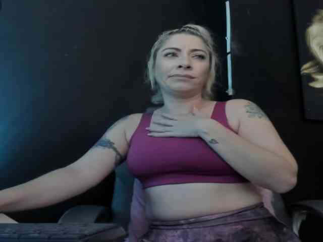 viktoria-davis webcam