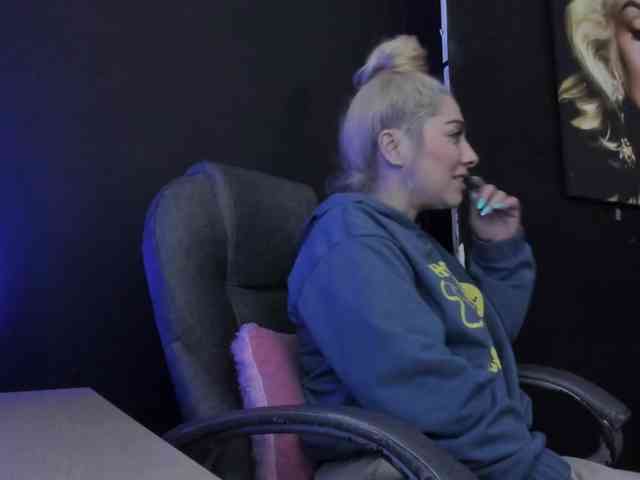 viktoria-davis webcam