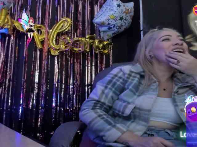 viktoria-davis viktoria-davis