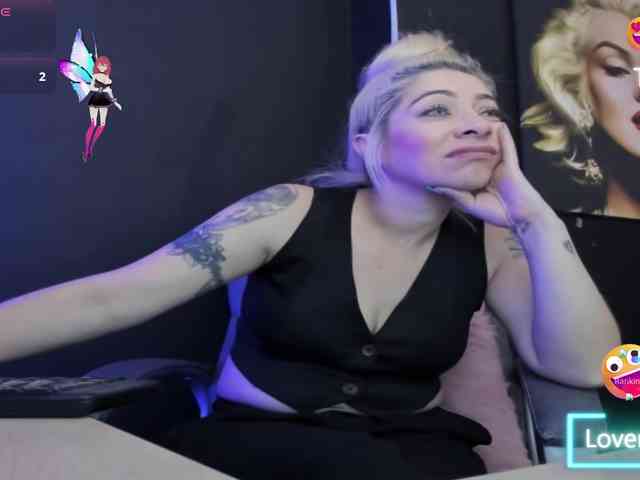 viktoria-davis viktoria-davis