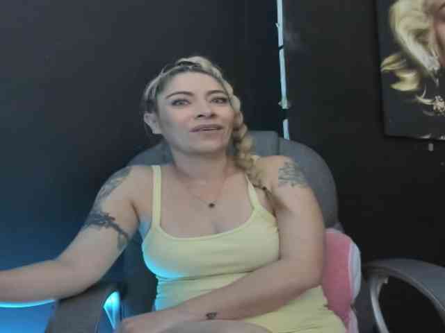 viktoria-davis webcam