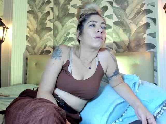 viktoria-davis webcam