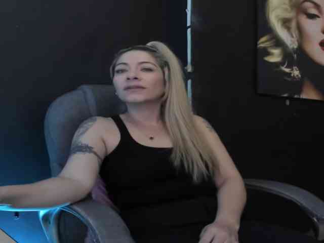 viktoria-davis webcam