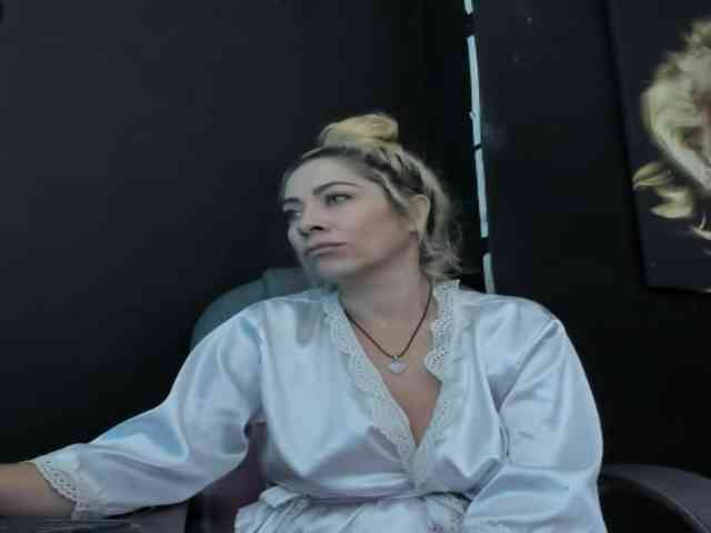 viktoria-davis webcam